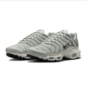 New in box. Women’s Gray & Black Nike Air Max Plus 7.5